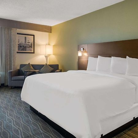 Radisson Hotel Grand Rapids Riverfront Buitenkant foto