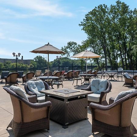 Radisson Hotel Grand Rapids Riverfront Buitenkant foto